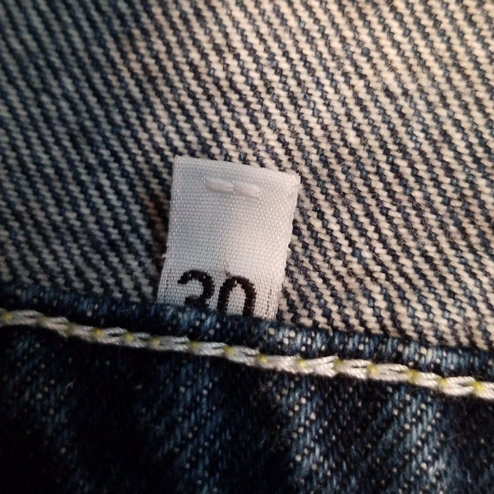 Lizzetty Dark Wash Jeans With Embroidery Size 30 - Picture 8 of 8